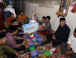 Gubernur Mahyeldi Serahkan Bantuan Bedah Rumah untuk Warga Koto Tangah