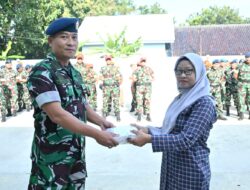 Semangat Berbagi Ramadan, Wingdik 400/Matukjur Serahkan Zakat Fitrah Secara Simbolis