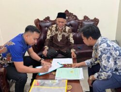 Kantor Pertanahan Labuhanbatu Serahkan Sertipikat Tunggakan PTSL di Kualuh Hulu
