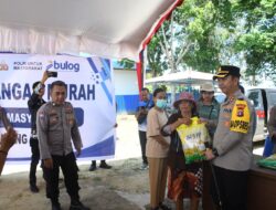 Warga Serbu Sembako Murah Polres Pulpis