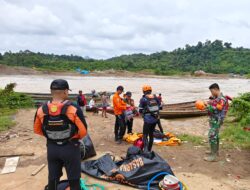 Kapal Timpek Hantam Batu Karang,Operator Diduga Hanyut