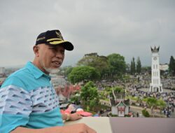 Tinjau Pasar Ateh Bukittinggi Saat Puncak Libur Lebaran, Gubernur Mahyeldi Tekankan Hospitality dan Kebersihan Kawasan Wisata