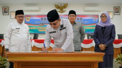 Rapat Paripurna DPRD Tanah Datar   Tetapkan Keputusan Tentang Perubahan Propemperda 2026
