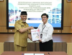 Gubernur Mahyeldi Serahkan LKPD 2025 ke BPK, Tegaskan Komitmen Transparansi dan Akuntabilitas Keuangan