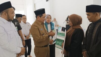 Bupati Padang Pariaman Salurkan Zakat untuk 496 Pengabdi Surau Dapat Rp500 Ribu Per-Orang
