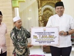 Yota Balad Bangun ‘Jembatan Hati’ Temui Warga Masjid Raya Koto Marapak Serahkan Bantuan