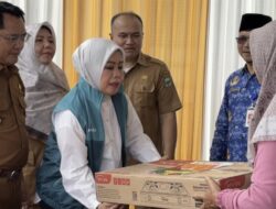 Pemkab Padang Pariaman Salurkan Bantuan Rintisan Usaha Tahap III kepada 100 Pelaku UMKM Terdampak Bencana