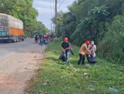 Jelang Idul Fitri, DLH Labuhanbatu Kerahkan Ratusan Petugas Bersihkan Jalinsum