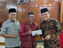 Tarawih dan Silaturrahmi dengan Warga, Wako Payakumbuh Zulmaeta Bantu Masjid Muslimin Balai Cacang
