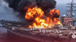 Kapal induk AS Abraham Lincoln dihantam oleh empat rudal balistik Iran.