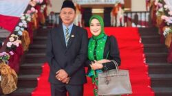 Anggota DPRD Kabupaten Kapuas, H Pahmi, S.Sos dari Fraksi Partai Persatuan Pembangunan (PPP) bersama istri.