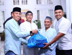 Pramuka Payakumbuh Salurkan 70 Paket Sembako, Rida Ananda Ajak Perkuat Kepedulian Sosial