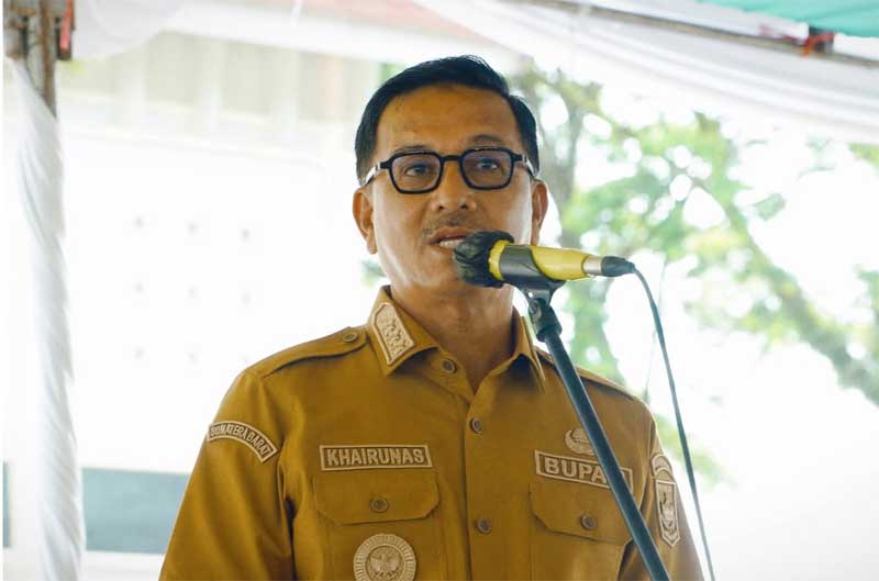 Bupati Khairunas