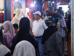 Pasar Pusat Payakumbuh Dipadati Pembeli, Wako Zulmaeta Nilai Daya Beli Masyarakat Terjaga