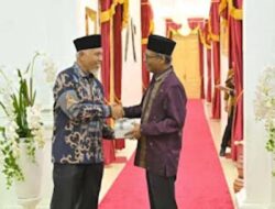 Muhibuddin Tinggalkan Sumbar, Mahyeldi Beri Penghargaan