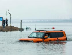 Jetour G700 Buktikan Ketangguhan, Seberangi Sungai Minjiang 1,2 Km dalam 10 Menit