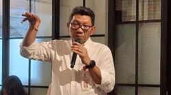 Kepala OJK Sumbar Roni Nazra.