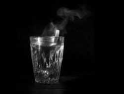 Rutin Minum Air Hangat Pagi Hari, Ini Manfaat yang Perlu Diketahui