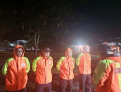 Mobil Terjebak Banjir, Dua Penumpang Terseret Arus di Pasaman