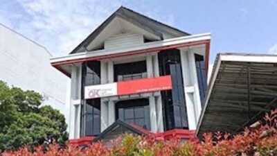 OJK Resmi Cabut Izin Operasional BPR Pembangunan Nagari di Agam