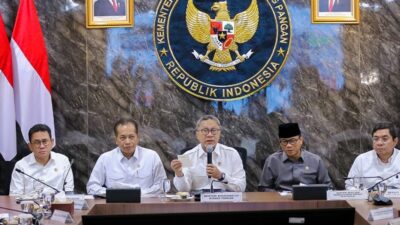 Menteri Koordinator Bidang Pangan, Zulkifli Hasan (Zulhas) melaporkan jumlah pelamar Manajer Kopdes Merah Putih tembus 383.830 orang.