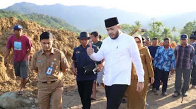 Wali Kota Fadly Amran meninjau langsung pengerjaan bantuan rehabilitasi