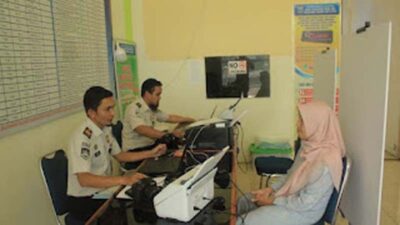 Layanan paspor oleh Imigrasi Agam di Pasbar.