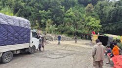 Sempat Lumpuh Akibat Longsor, Arus Lalu Lintas Penghubung Solok- Solsel di Aia Dingin Mulai Lancar