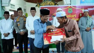 Safari Ramadhan Kapuas Salurkan Hibah untuk Masjid, Pererat Silaturahmi Warga