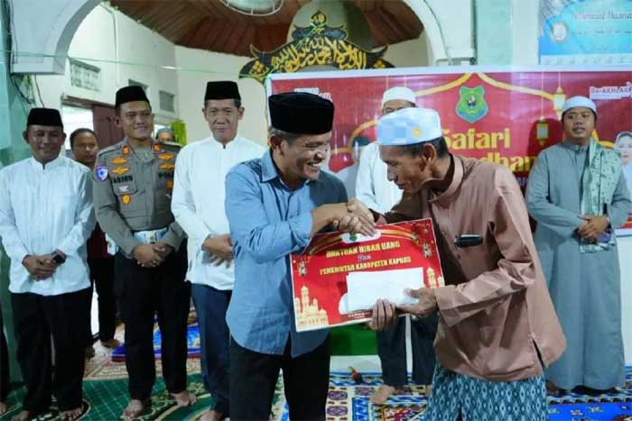 Safari Ramadhan Kapuas Salurkan Hibah untuk Masjid, Pererat Silaturahmi Warga