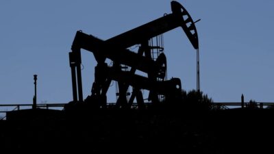 Ilustrasi tambang minyak.