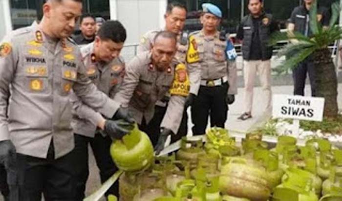 Polisi mengamankan ratusan tabung.