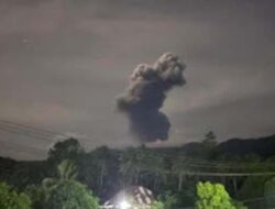 Letusan Dahsyat Gunung Dukono Arah Barat Laut