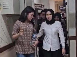 Mantan finalis Puteri Indonesia ditangkap Polda Riau .