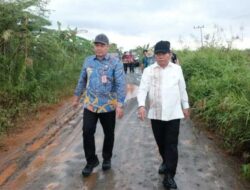 Bupati Kapuas Wiyatno Janjikan Perbaikan Jalan Kapuas Kuala, Alat Berat Segera Diturunkan