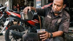 Ilustrasi oli kendaraan.