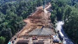 Proyek pembangunan Flyover Panorama I di kawasan Sitinjau Lauik