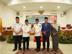 Bupati Tanah Datar Jawab Pertanyaan dan Saran Delapan Fraksi DPRD Pada Rapat Paripurna DPRD Sebelumnya