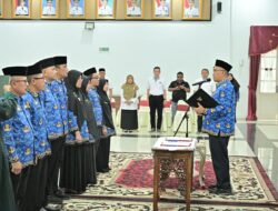 Sekdaprov Sumbar Lantik 8 Pejabat Administrator di Lingkungan Pemprov Sumbar