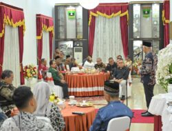 Gubernur Mahyeldi Puji Kinerja Muhibuddin Selama Menjabat Sebagai Kajati Sumbar