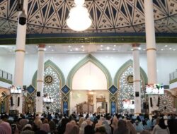 Bupati Muhammad Wiyatno Lepas 320 Calon Haji, Pesan Jaga Kesehatan