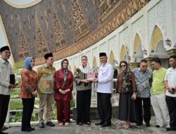 Dampingi Kunjungan Kerja Menteri Pariwisata, Mahyeldi Dorong Pengembangan Pariwisata dan Bandara Mentawai