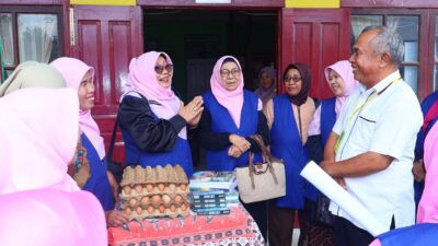 Memperingati Hari Kartini, GOW Payakumbuh Tebarkan Kepedulian Bansos