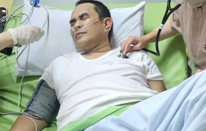 Sekjen PWI Zulmansyah Sekedang saat dirawat di rumah sakit.