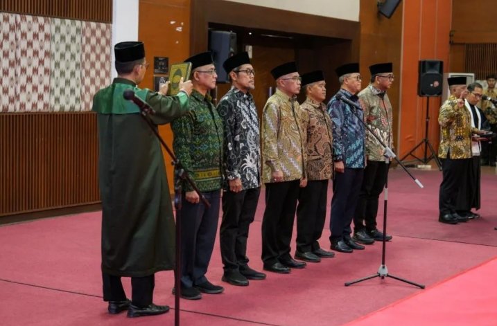 Menteri PU Lantik 7 Pejabat Eselon I: Dari Sekjen hingga Dirjen SDA, Ini Nama-namanya.