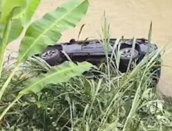 Mobil Terjun ke Sungai di Sijunjung, 1 Tewas 5 Luka-luka
