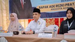 Anggota Komisi IX DPR RI, Ade Rezki Pratama, sosialisasi Program MBG di Agam.