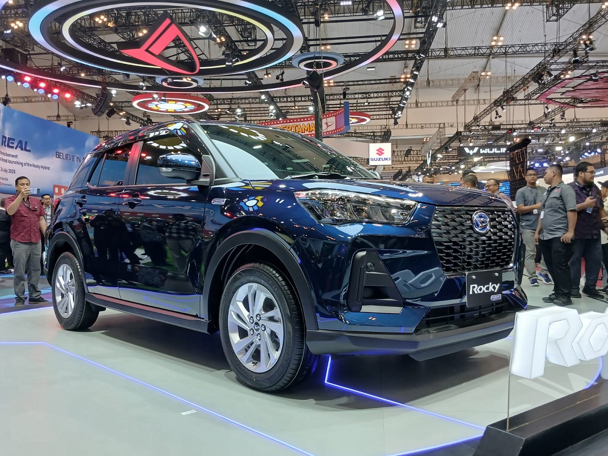 Apakah Mobil Hybrid Dapat Insentif Mobil Listrik 2026?