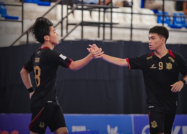 Suasana laga Asahan Allstar vs Kuda Laut Nusantara di Pro Futsal League Indonesia 2025-2026.