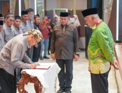 Gubernur Mahyeldi Lantik Pengurus Forum Pembauran Kebangsaan Sumbar Periode 2025–2031